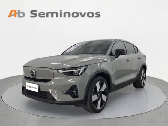 VOLVO C40 2024