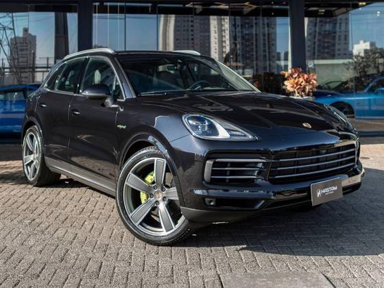 PORSCHE CAYENNE 2021