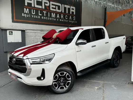 TOYOTA HILUX 2023