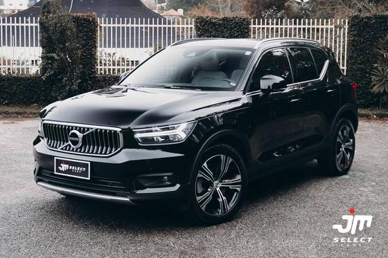 VOLVO XC40 2022