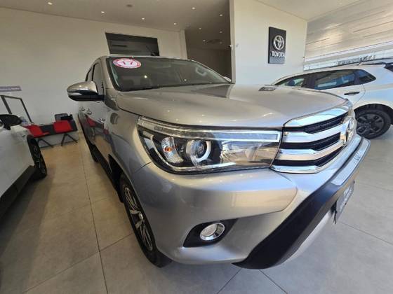 TOYOTA HILUX 2017