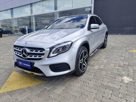 MERCEDES-BENZ GLA 250 2019