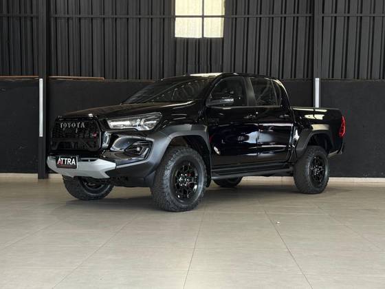 TOYOTA HILUX 2024