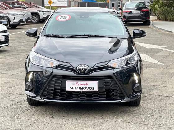 TOYOTA YARIS 2025