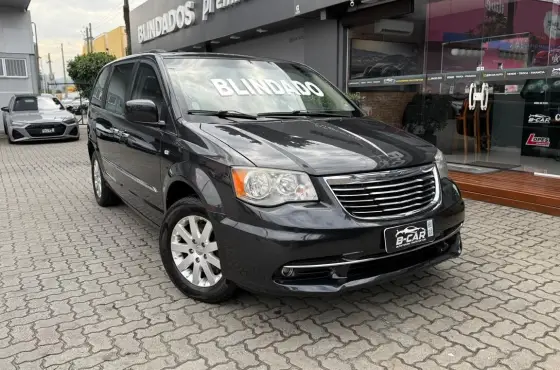 CHRYSLER TOWN & COUNTRY 2012
