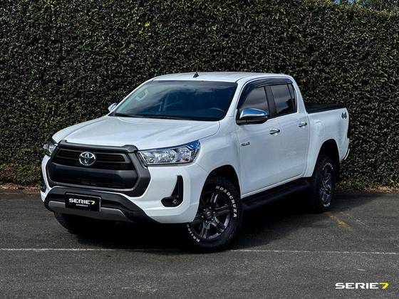 TOYOTA HILUX 2022