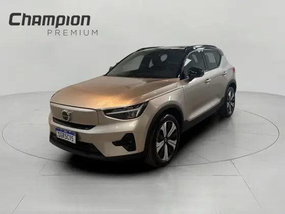 VOLVO XC40 2023
