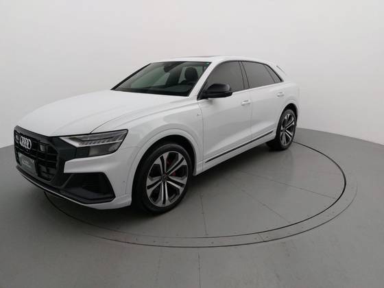 AUDI Q8 2023