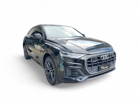 AUDI Q8 2020