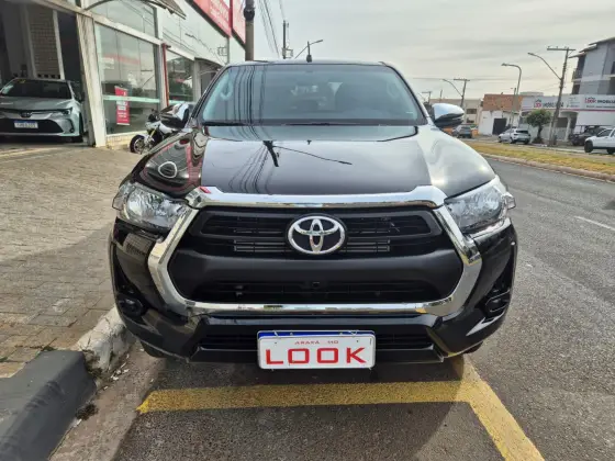TOYOTA HILUX 2025