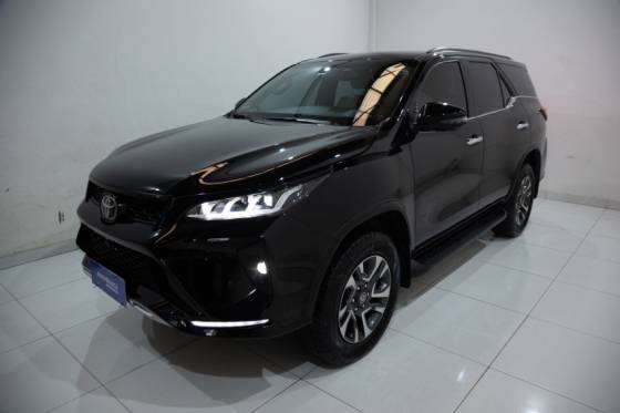 TOYOTA HILUX SW4 2024