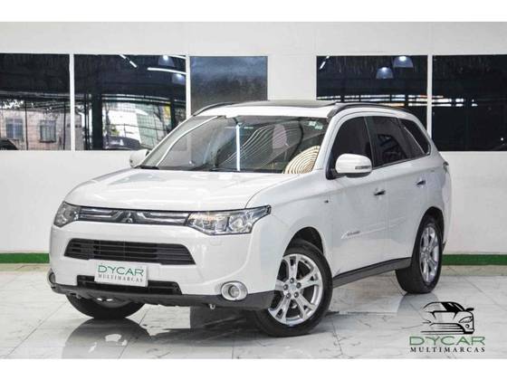 MITSUBISHI OUTLANDER 2015