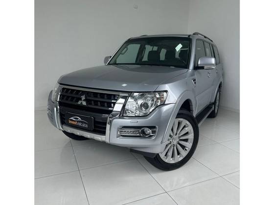 MITSUBISHI PAJERO FULL 2018