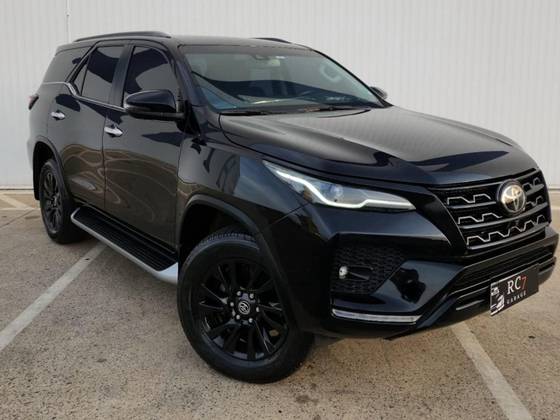 TOYOTA HILUX SW4 2022