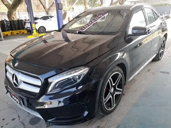 MERCEDES-BENZ GLA 250 2016