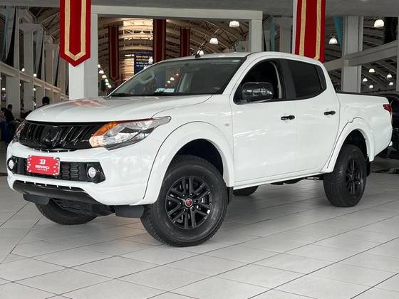 MITSUBISHI L200 TRITON 2025