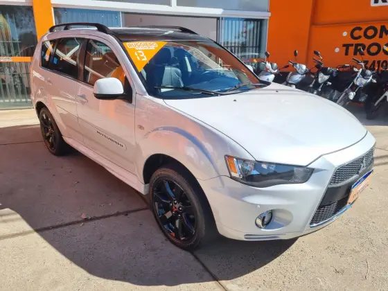 MITSUBISHI OUTLANDER 2013