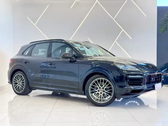 PORSCHE CAYENNE 2023