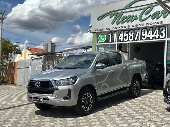 TOYOTA HILUX 2022