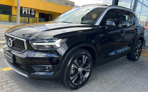 VOLVO XC40 2021