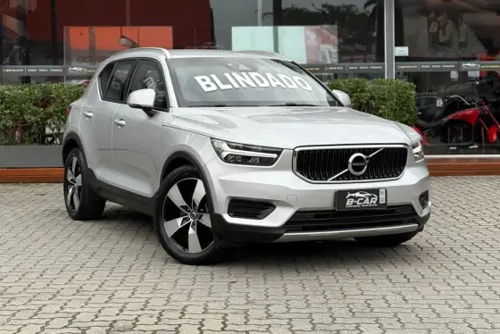 VOLVO XC40 2019