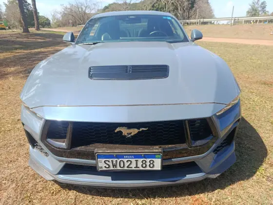 FORD MUSTANG 2024