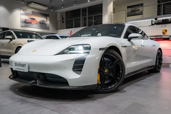 PORSCHE TAYCAN 2021