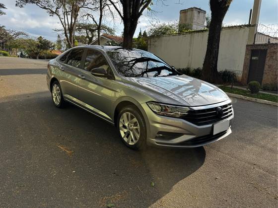 VOLKSWAGEN JETTA 2019