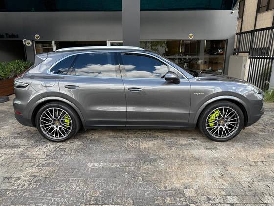 PORSCHE CAYENNE 2022