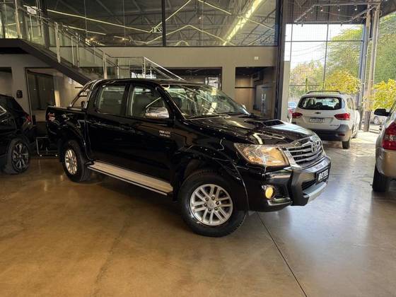 TOYOTA HILUX 2015