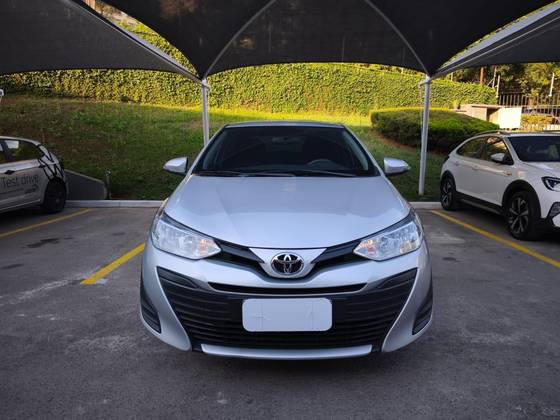 TOYOTA YARIS 2021