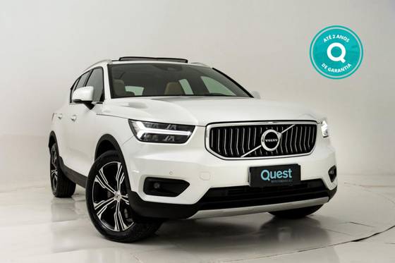VOLVO XC40 2022