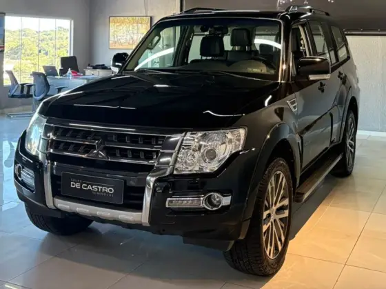 MITSUBISHI PAJERO FULL 2020