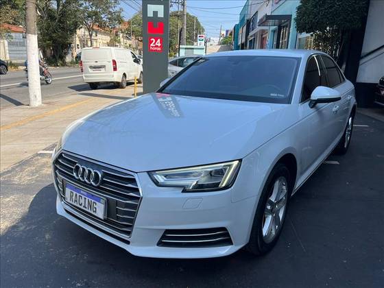 AUDI A4 2016
