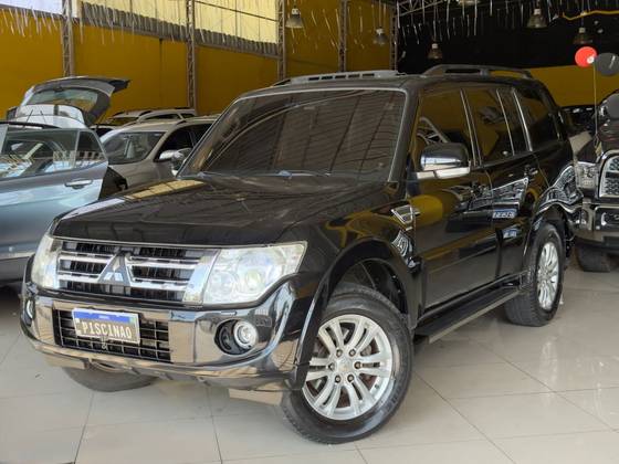 MITSUBISHI PAJERO FULL 2014