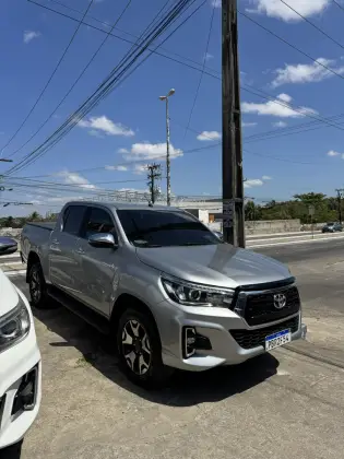 TOYOTA HILUX 2019
