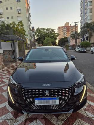 PEUGEOT 208 2021