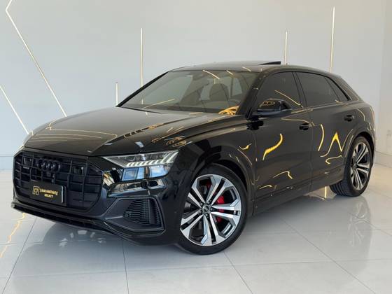 AUDI Q8 2023