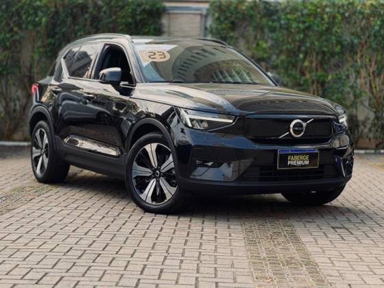 VOLVO XC40 2023