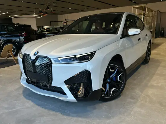 BMW iX 2025