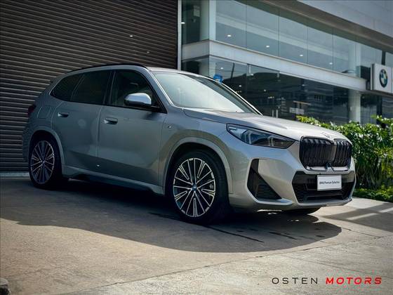 BMW iX1 2024