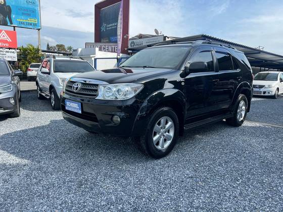 TOYOTA HILUX SW4 2010