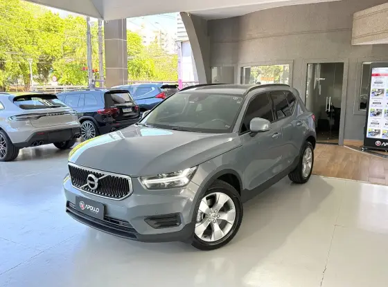 VOLVO XC40 2020