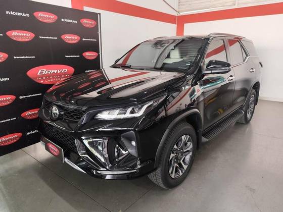 TOYOTA HILUX SW4 2022