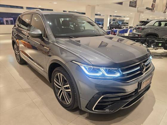 VOLKSWAGEN TIGUAN 2024