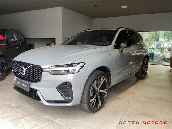 VOLVO XC60 2024