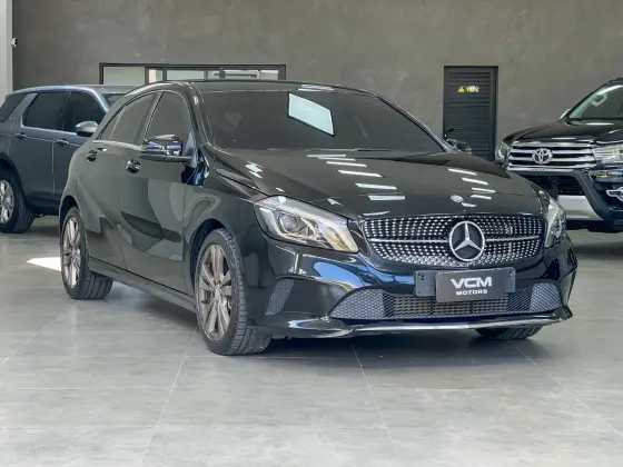 MERCEDES-BENZ A 200 2016