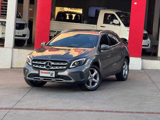 MERCEDES-BENZ GLA 200 2019
