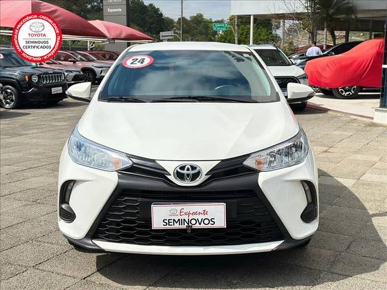 TOYOTA YARIS 2024