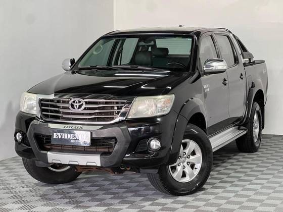 TOYOTA HILUX 2015